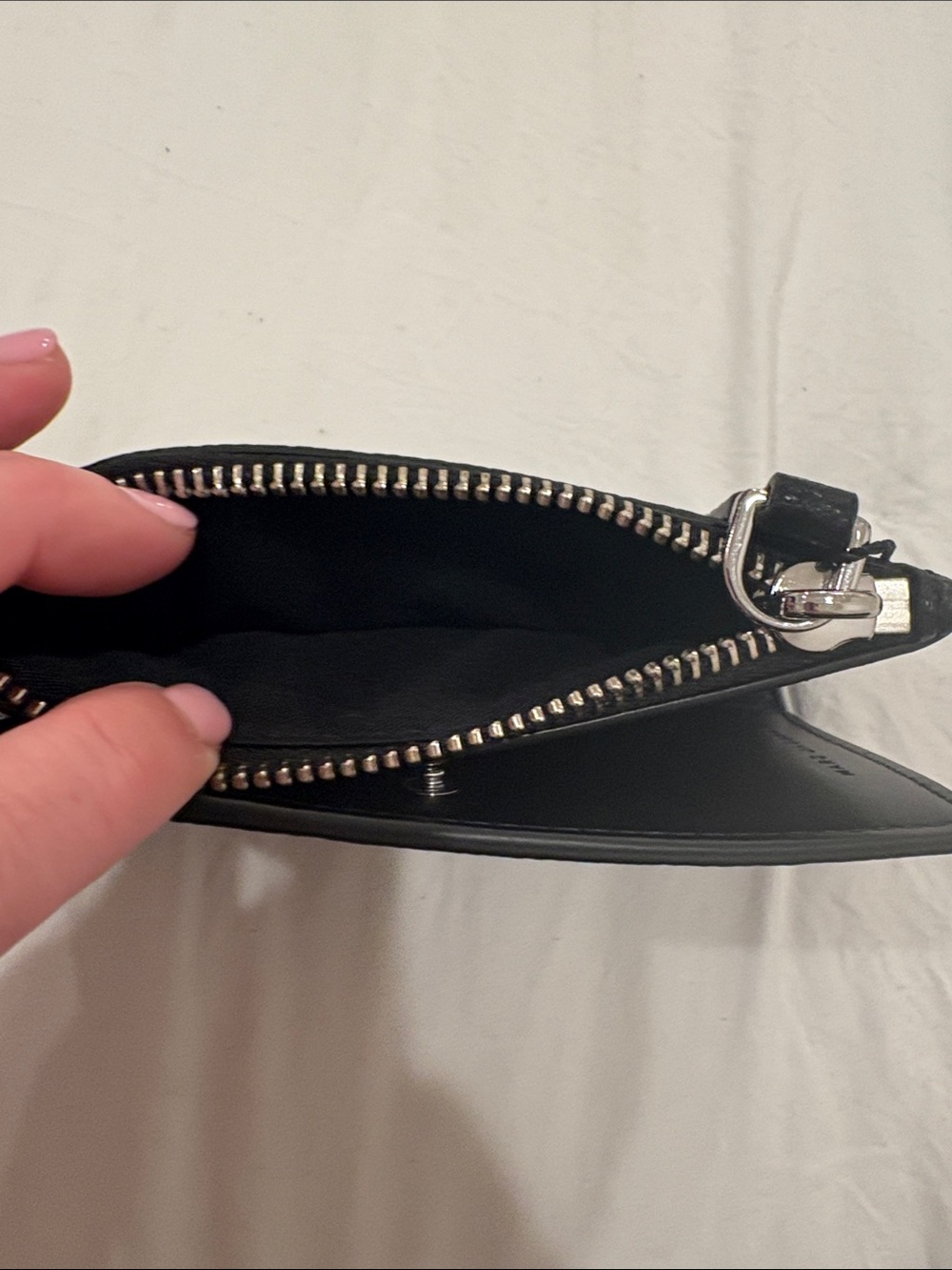 Marc Jacobs Black Pebbled Leather Logo Zip Wallet - Picture 4 of 4